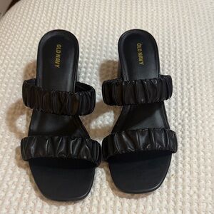 Old Navy Women's Black Ruched Sandals